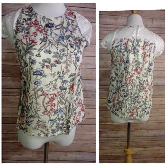 Ivory Floral Top - Picture 3 of 8